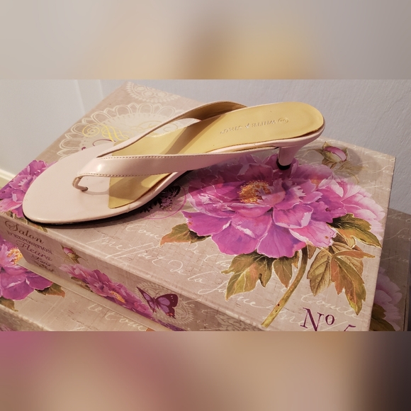 Kitten heels,  size 9, palest pink thong sandals, White Stag, simple elegance. - Picture 7 of 8